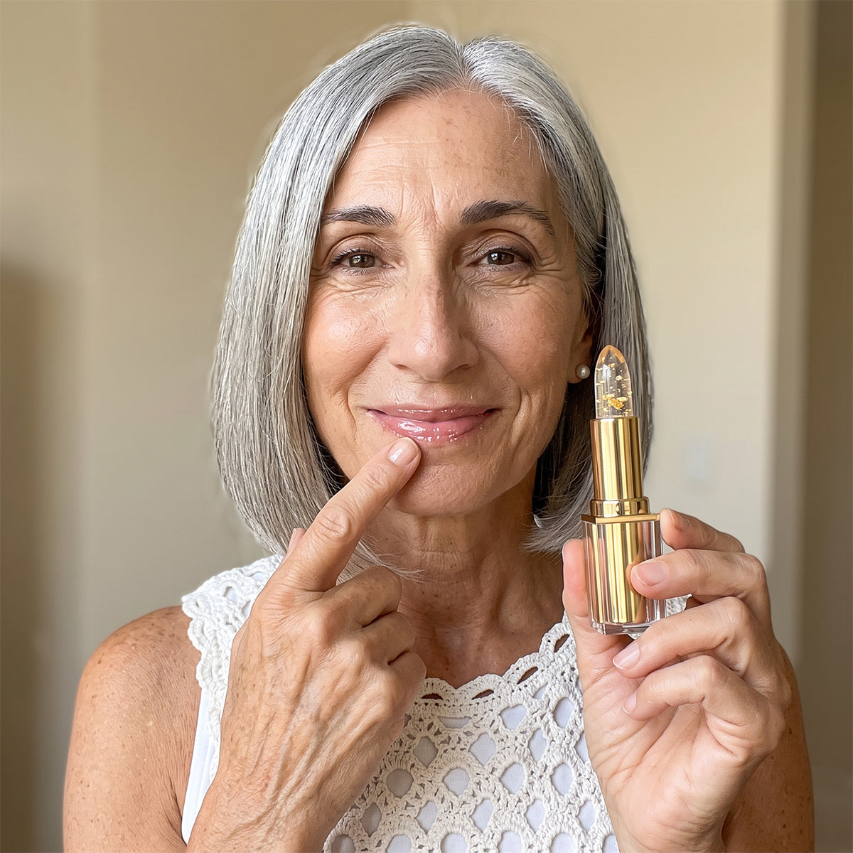 Woman testing Eknest Signature Lipstick